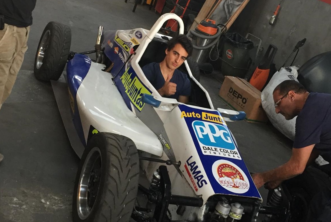 BECADOS FUK A PISTA