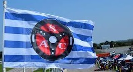 LA BANDERA EN LO ALTO