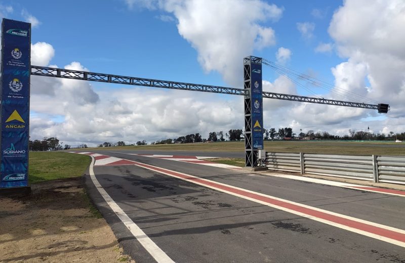 MERCEDES: SALIDA A PISTA