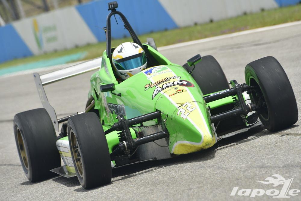 VUELVE ALEXIS Y SE ENFRENTA A MÁXIMO