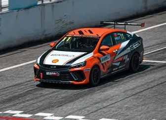 UNA CARRERA MÁS PARA URRUTIA